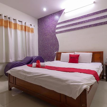 RedDoorz near Tan Huong Market 2 Ho Chi Minh-stad Buitenkant foto