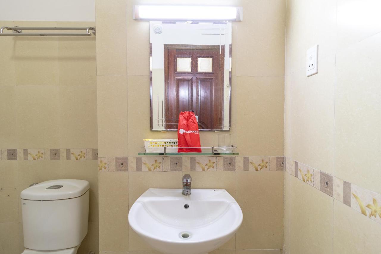 RedDoorz near Tan Huong Market 2 Ho Chi Minh-stad Buitenkant foto