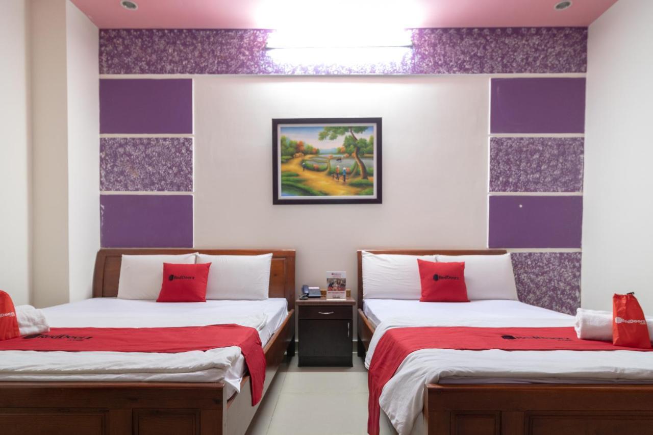 RedDoorz near Tan Huong Market 2 Ho Chi Minh-stad Buitenkant foto