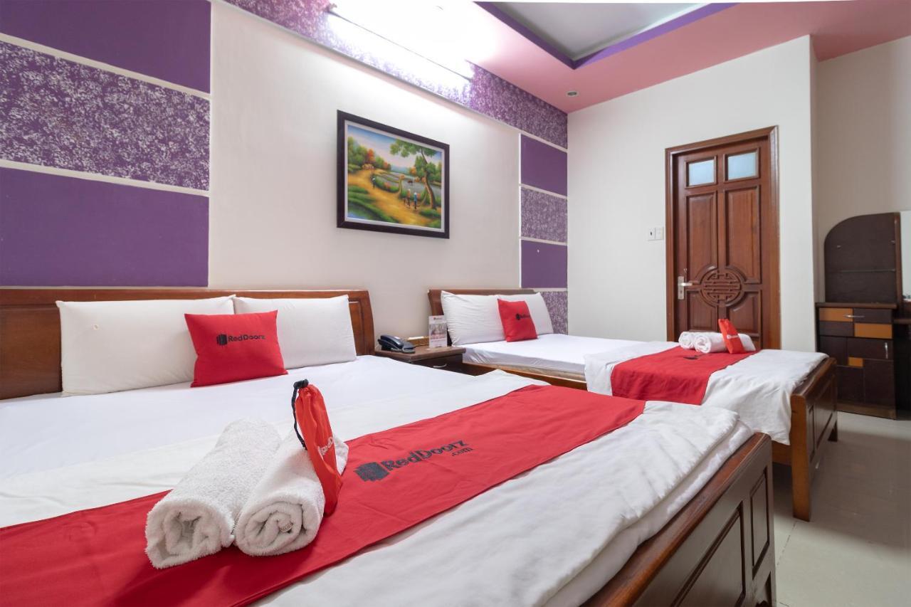 RedDoorz near Tan Huong Market 2 Ho Chi Minh-stad Buitenkant foto