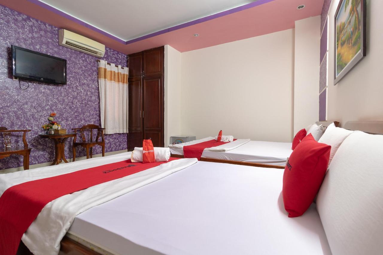RedDoorz near Tan Huong Market 2 Ho Chi Minh-stad Buitenkant foto
