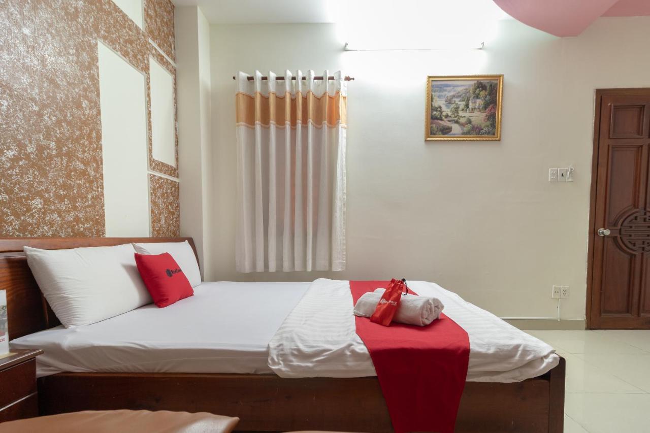 RedDoorz near Tan Huong Market 2 Ho Chi Minh-stad Buitenkant foto