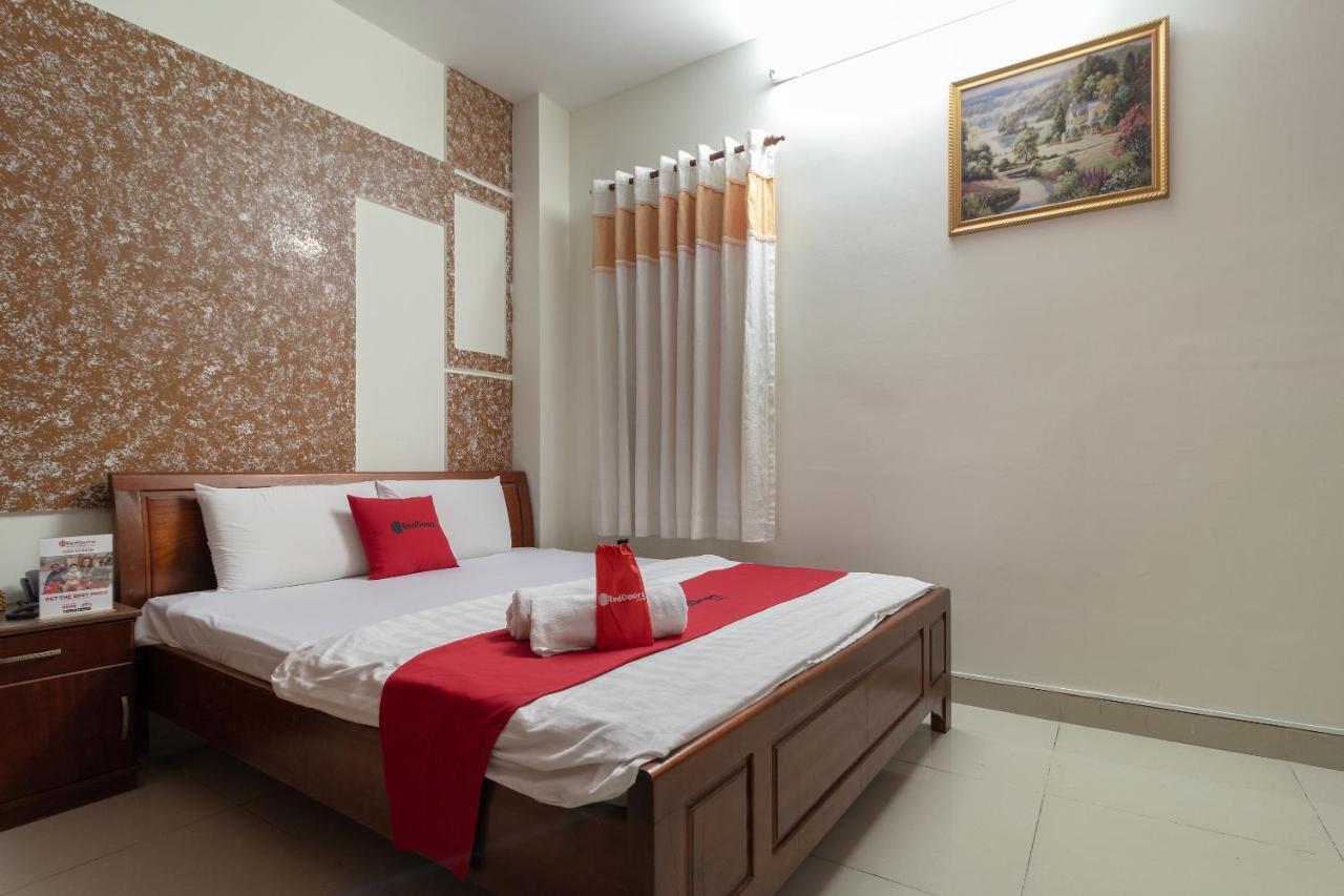 RedDoorz near Tan Huong Market 2 Ho Chi Minh-stad Buitenkant foto